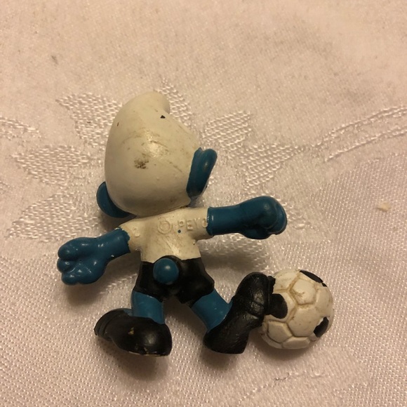 Rare Vintage 20068 , 1977 Peyo Watchman Soccer footballer Smurf Figurine - Picture 6 of 7
